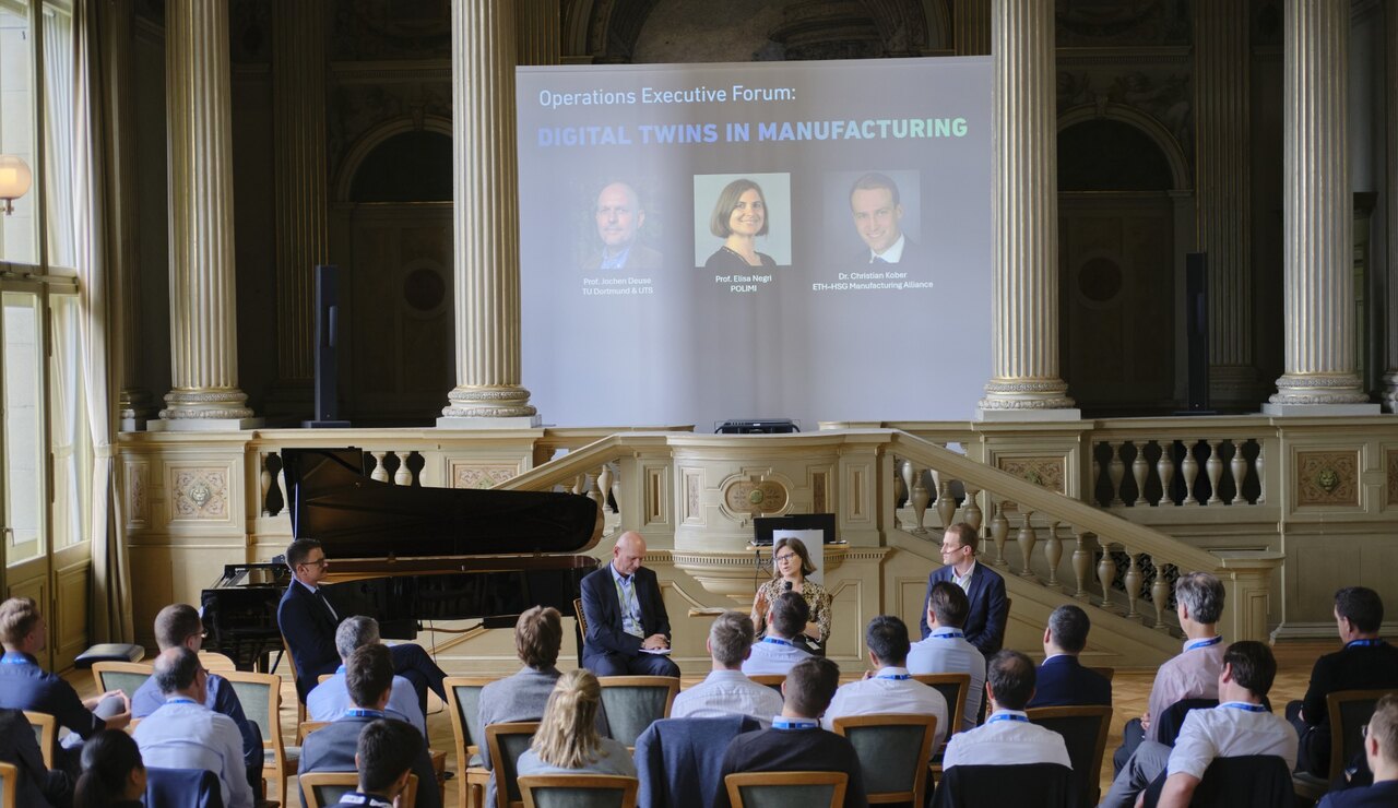 Dr. Christian Kober joining a panel discussion on Digital Twins at the Operations Executive Forum at ETH Zurich